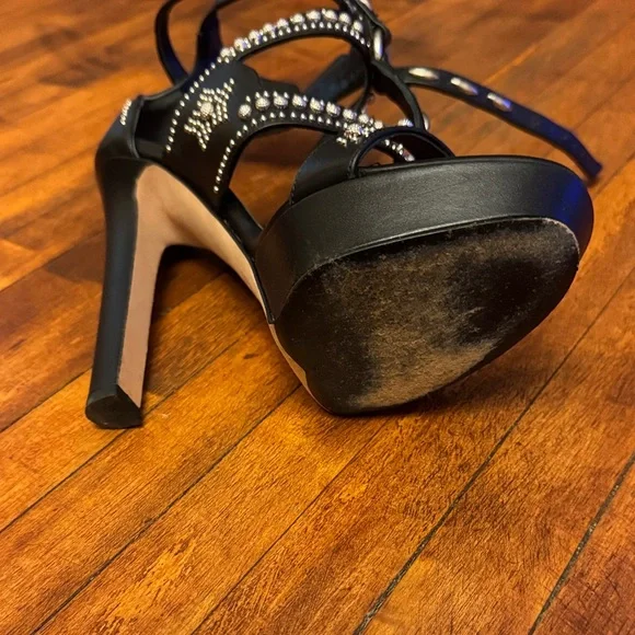 Alexander McQueen Black Studded Heels - Picture 3 of 6